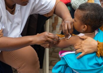 LUTTE CONTRE LA ROUGEOLE ET LA RUBEOLE