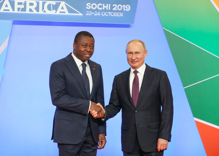 SOMMET RUSSIE-AFRIQUE :  POUTINE PROMET AUX DIRIGEANTS AFRICAINS DE DOUBLER DANS LES CINQ ANS LES ECHANGES COMMERCIAUX