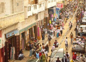 L’ENCOMBREMENT ANARCHIQUE DES VOIES PUBLIQUES :   DE LA NECESSITE POUR LES NOUVEAUX MAIRES DE RETABLIR L’ORDRE