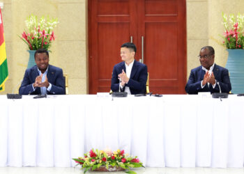 PROMOTION DE L’ENTREPRENEURIAT :  LE CHINOIS JACK MA PARTAGE LES RECETTES DE SON SUCCES AVEC DES JEUNES LEADERS AFRICAINS