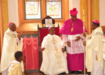 PRISE DE POSSESSION CANONIQUE   MGR NICODEME BARRIGAH-BENISSAN INSTALLE ARCHEVEQUE METROPOLITAIN DE LOME