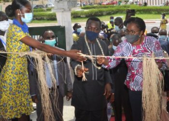1ère EDITION DU « MOIS DU CONSOMMER LOCAL » AU TOGO : LE PREMIER MINISTRE Mme VICTOIRE TOMEGAH-DOGBE DONNE LE  COUP D’ENVOI
