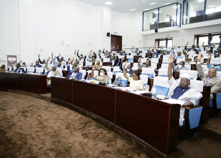 ASSEMBLEE NATIONALE :  LES DEPUTES ADOPTENT LE PROJET DE LOI PORTANT CREATION DES REGIONS