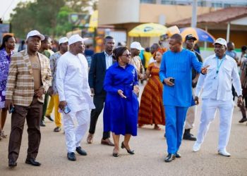 FOIRE DE LOME :LA MINISTRE DU COMMERCE À L&rsquo;ÉCOUTE DES EXPOSANTS POUR UN COMMERCE DURABLE