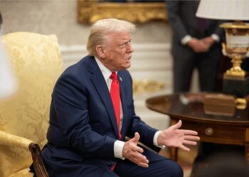 LE DOLLAR EST-IL  EN DANGER ? LA VERITE DERRIERE LE GOUFFRE BUDGÉTAIRE AMERCAIN