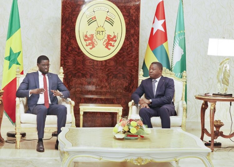DIPLOMATIE OUEST-AFRICAINE : FAURE GNASSINGBE ET BASSIROU DIOMAYE FAYE RENFORCENT L’AXE LOME-DAKAR